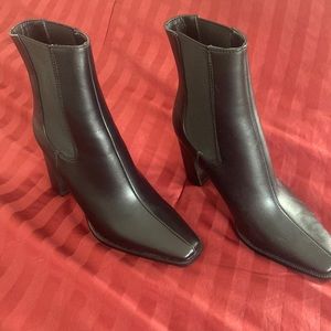 NWOT BELLINI Woman’s boots